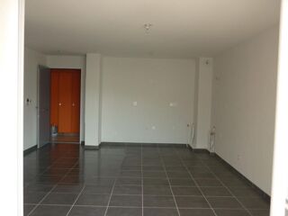  Appartement à louer 3 pièces 65 m²