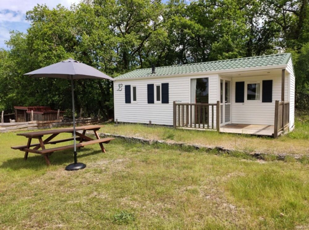 à vendre  Propriété/château Gabillou (24210)