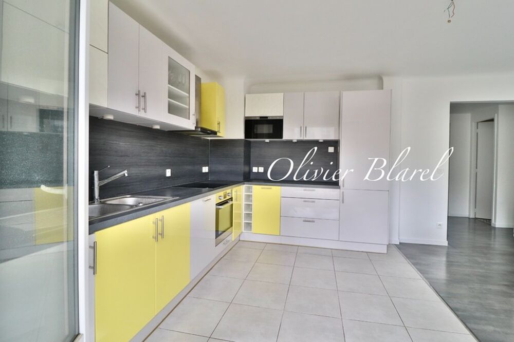 Vente Appartement A vendre Le Plessis Robinson - 69m² rénové - 2 chambres - Balcon - Box - Gare 10mn Le plessis robinson
