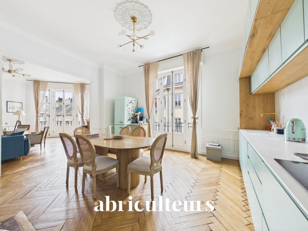 Splendide appartement familial d'environ 200m² dans un immeuble ancien en vente à Nantes (44000)