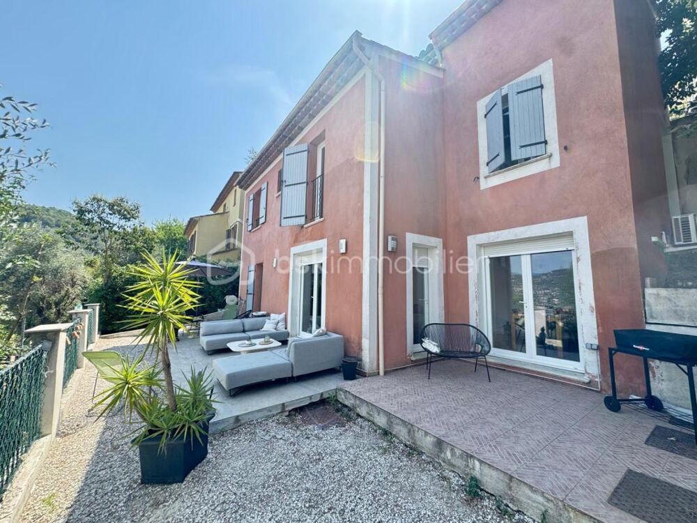 Vente Villa La Trinité – Villa avec vue dégagée, belles terrasses et garage triple La trinite