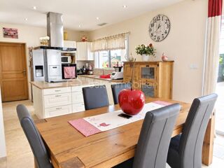  Villa à vendre 8 pièces 204 m²
