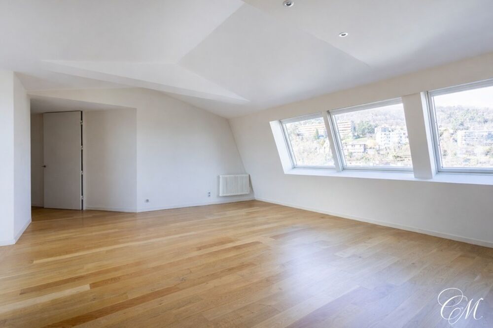 CHAMALIERES : APPARTEMENT D'EXCEPTION AVEC BEAUX VOLUMES ET VUE