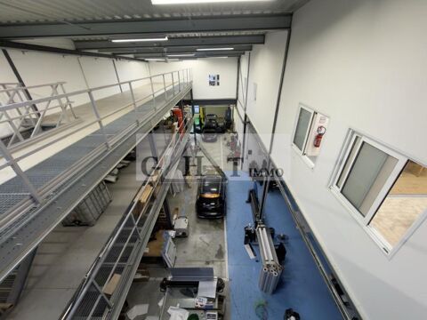   ENTREPOT 690M2 A VENDRE SAINT PIERRE DU PERRAY 