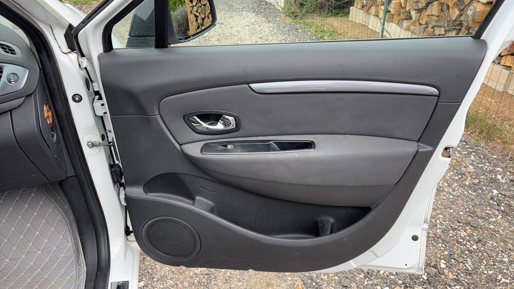 Sc&eacute;nic III 1.2 Tce 115 Limited 2014 occasion 60800 Crepy En Valois