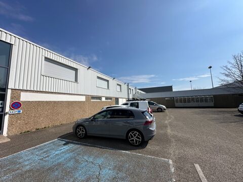  Local d'activité à vendre MIRIBEL (01)-locaux d'activité/entrepot + bureaux de 2600m2 environ, option ERP 5eme catégorie obtenue 