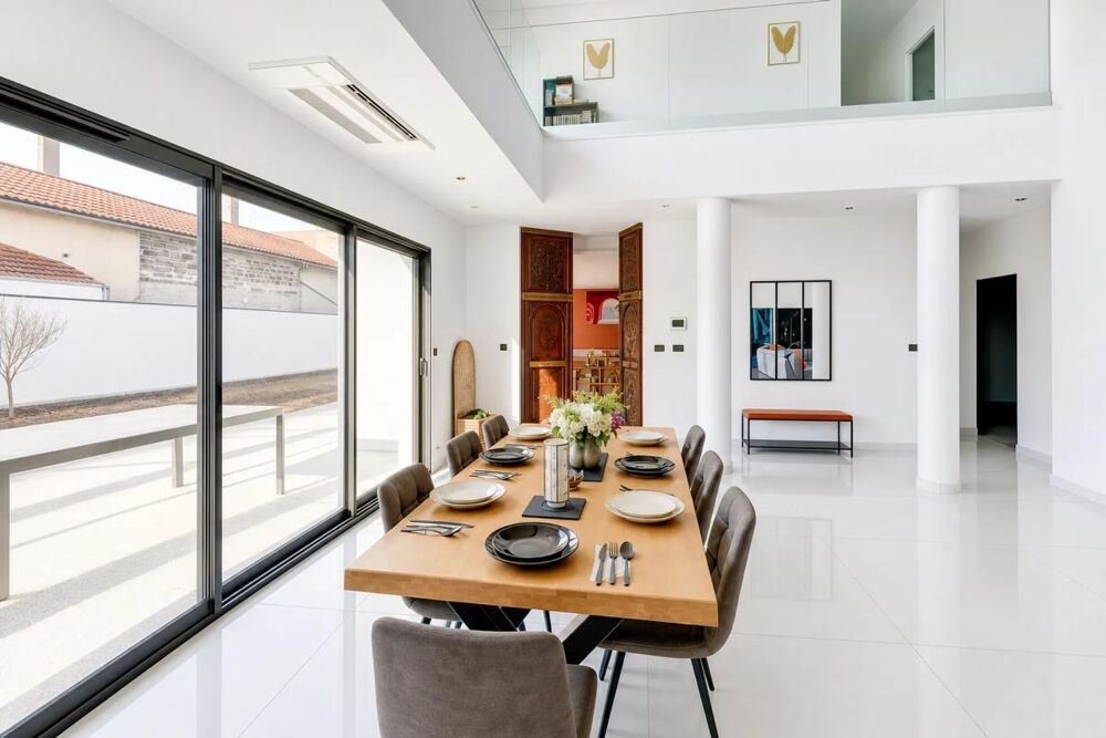 Vente Villa Villa unique avec piscine intérieure et porte historique Le cheix sur morge