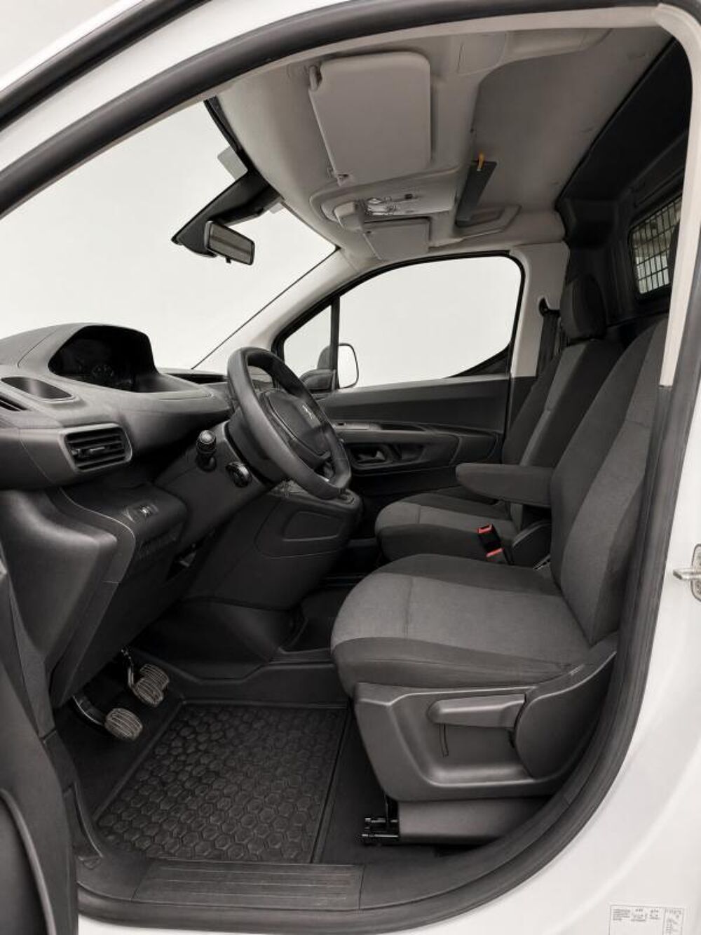 Partner 1&deg; Main / 1.5L B HDI 100cv Pack Premium GRIP/RADAR/CLIM/REGU 2021 occasion 60430 Abbecourt