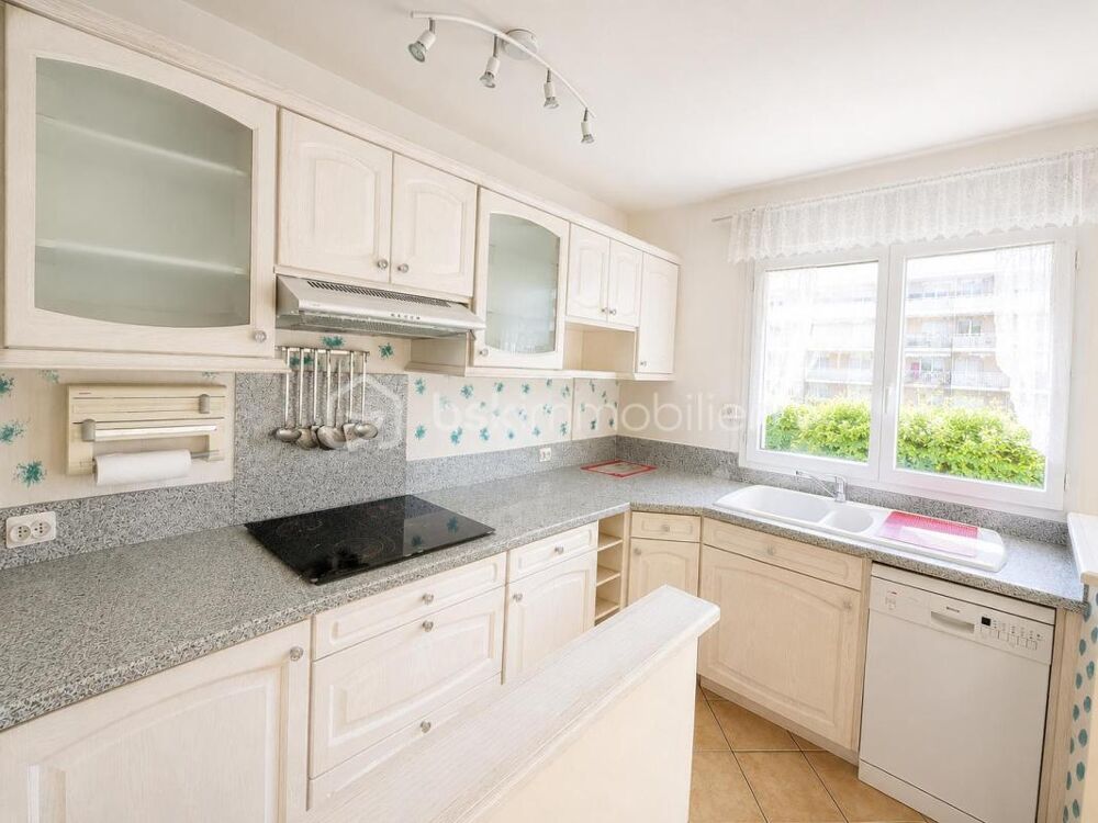LIVRY-GARGAN  QUARTIER DANTONVAUBAN  DERNIER ÉTAGE  ASCENSEUR  DOUBLE BOX  BALCON PLEIN OUEST  RÉSIDENCE DE STANDING  3