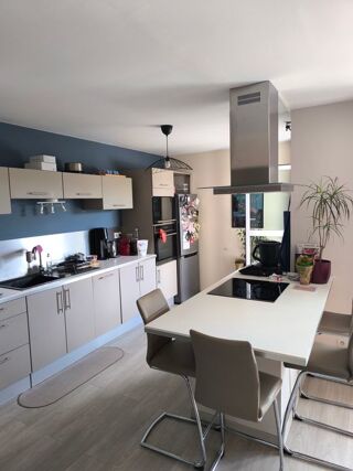  Appartement à louer 3 pièces 56 m²