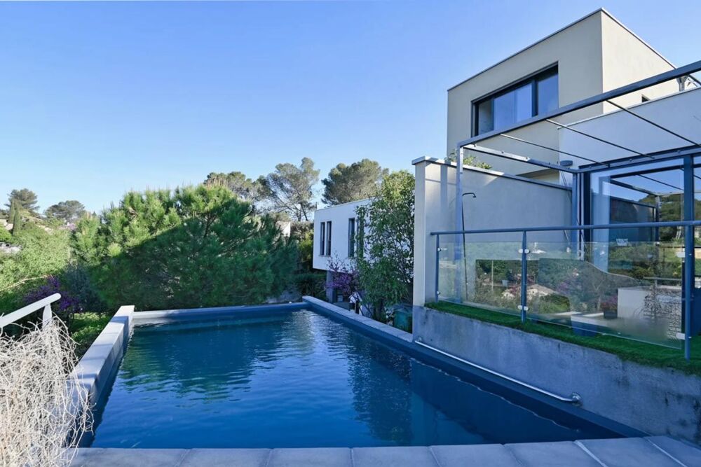 Villa moderne avec piscine à Nîmes