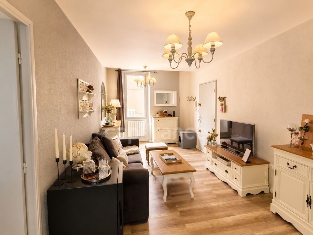 Appartement T2 avec espace bureau  43,61 m²  Coeur de Roquevaire