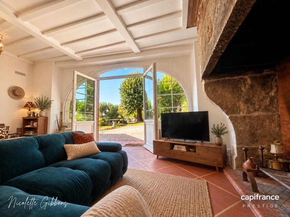 à vendre  Propriété/château Meyssac (19500)