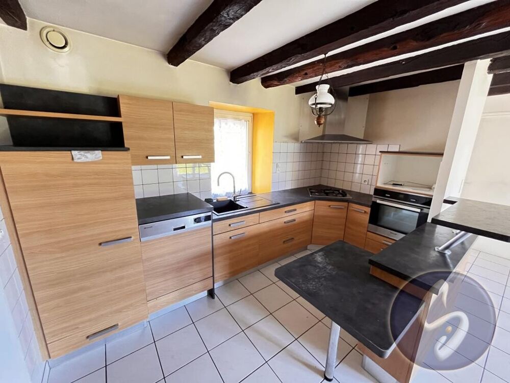 Maison de charme avec dépendances et fort potentiel - Proche