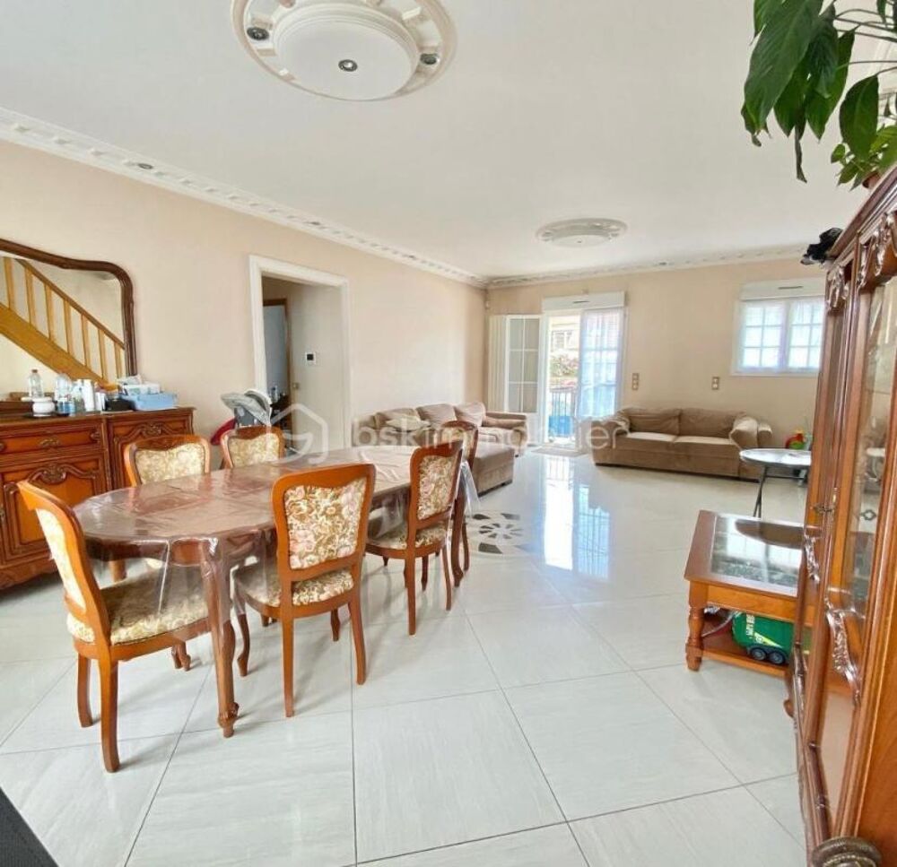Vente Maison Pavillon familial récent – 124 m² habitables – 5 chambres Bobigny