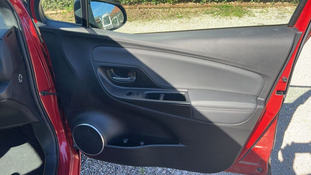 Yaris 1.3 VVT-i 99 Collection - 5 places 2016 occasion 25750 Semondans