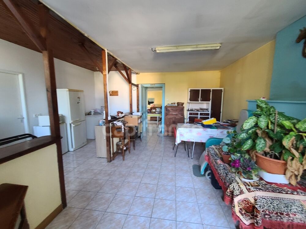Vente Maison Maison à vendre 6 pièces 170m² PLAIN PIED AUMAGNE (17) Aumagne