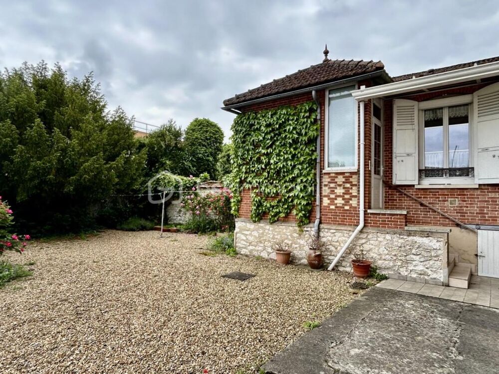 APPARTEMENT AU COEUR DE MONTEREAU