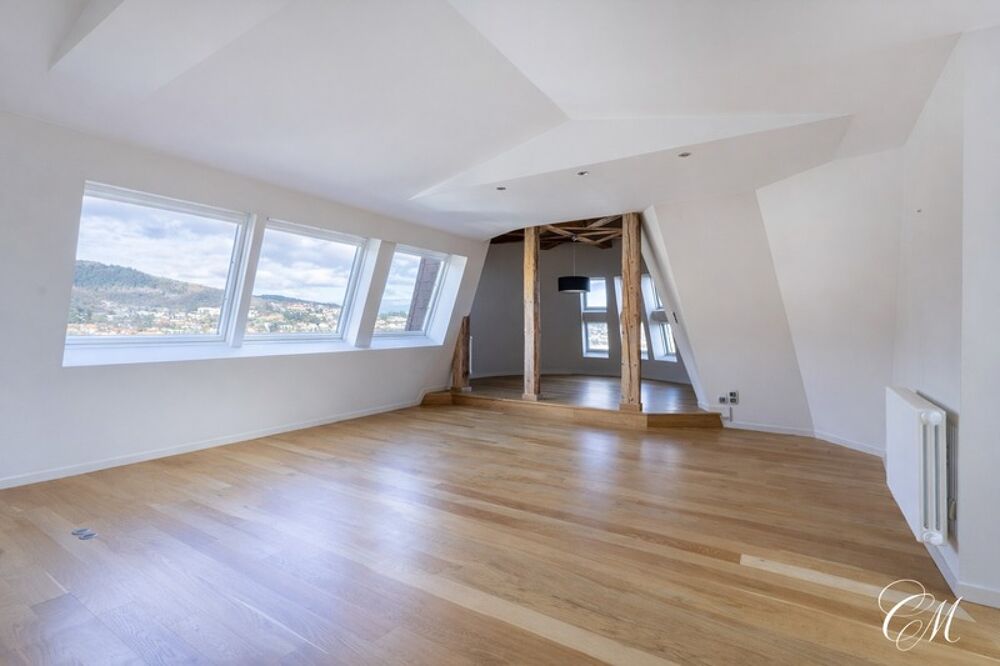 CHAMALIERES : APPARTEMENT D'EXCEPTION AVEC BEAUX VOLUMES ET VUE