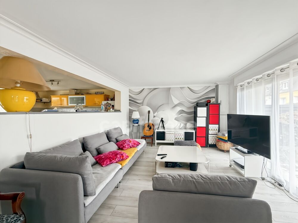 LE RELECQ-KERHUON  À DEUX PAS DE LA MER, UNE MAISON FAMILIALE AUX BEAUX VOLUMES