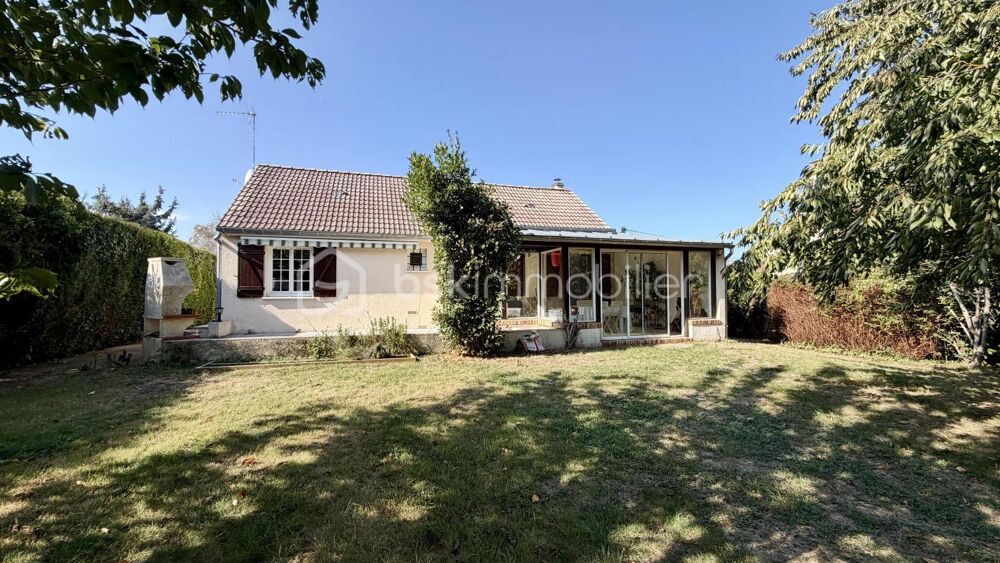 Vente Maison MAISON TRADITIONNELLE DE 137 M² AVEC SOUS-SOL TOTAL, VÉRANDA ET TERRAIN ARBORÉ DE 1 263 M² Houdan