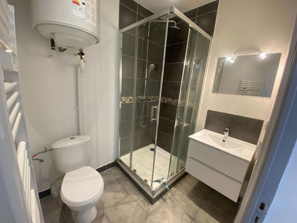 Location Appartement Studio 29m2 + Cave  - Chutes la vie 13004 Marseille Marseille 4