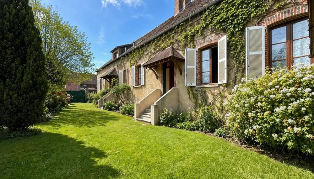 Grande maison familiale à Saint-Benoist-sur-Vanne