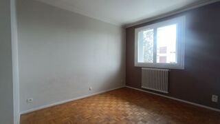  Appartement à louer 4 pièces 86 m²