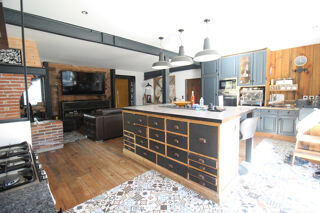  Propri�t�/ch�teau � vendre 10 pi�ces 245 m�