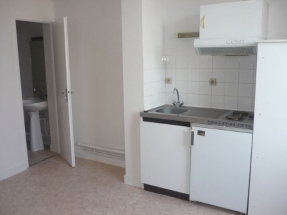 Appartement T2 en résidence sécurisée, face Hôtel de Ville, proche tous commerces et transport