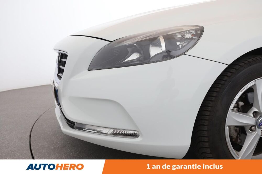 V40 1.6 D2 Momentum 115 ch 2015 occasion 92130 Issy-les-Moulineaux
