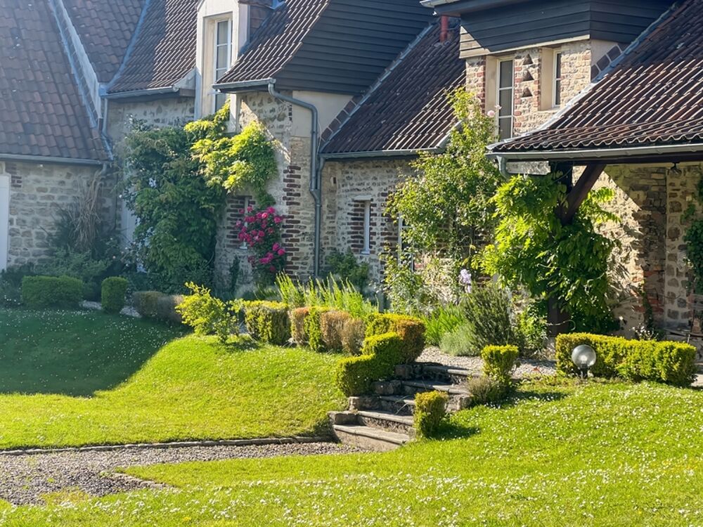 ST-LÉONARD - ENSEMBLE IMMOBILIER 28 PIÈCES - 17 CHAMBRES : APPART'HOTELS - 8 LOGEMENTS - HABITATION PRINCIPALE 280 M2 - 9 PIÈCE