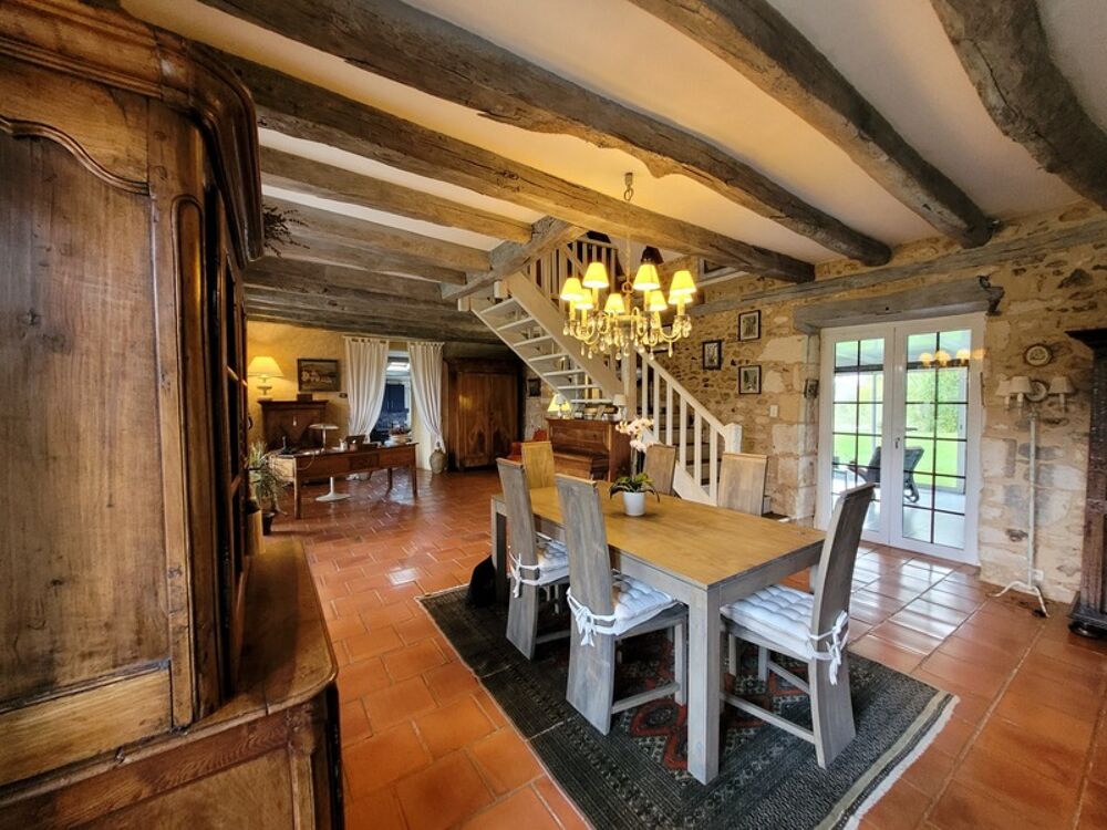 à vendre  Propriété/château La Douze (24330)