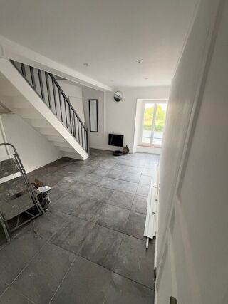  Appartement à louer 4 pièces 85 m²