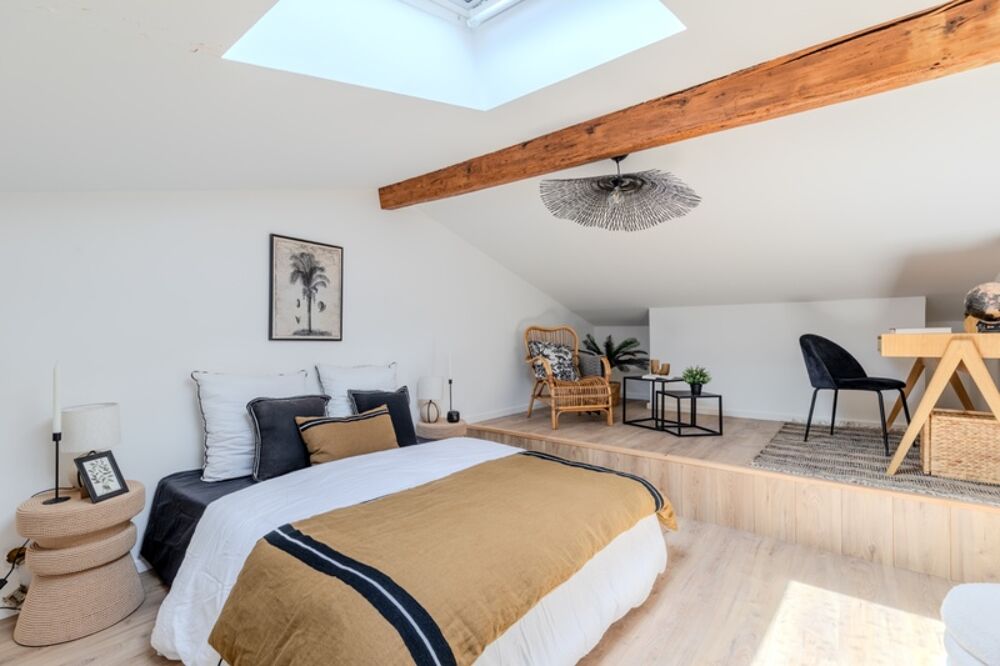 Vente Appartement Duplex de charme 4 pièces rénové avec 3 chambres dans immeuble en pierre Bordeaux