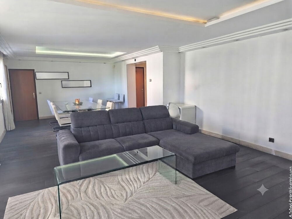 APPARTEMENT FAMILIAL EXCEPTIONNEL de 138M² - QUARTIER GRATTE-CIEL AVEC TERRASSE