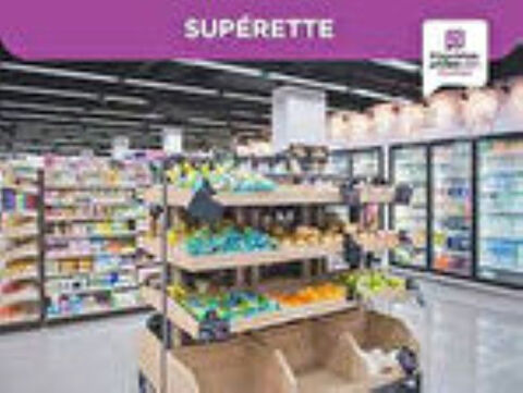   75018 Paris- Quartier Guy Moquet/ av de Saint Ouen, superette 220m² 
