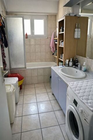  Appartement à louer 3 pièces 66 m²