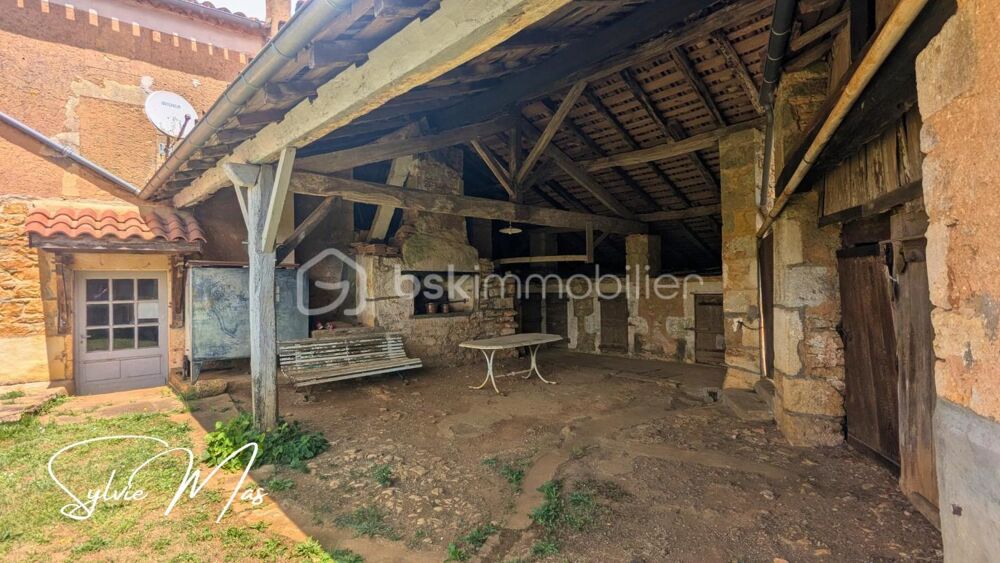 Vente Maison Ensemble de caractère avec grange et ancien four à pain Saint front sur lemance