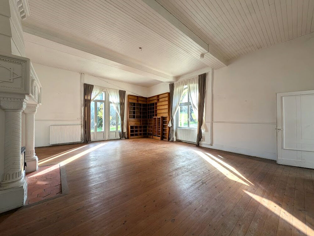 Maison en pierre de 250 m2 sur 285000 m2 de terrain