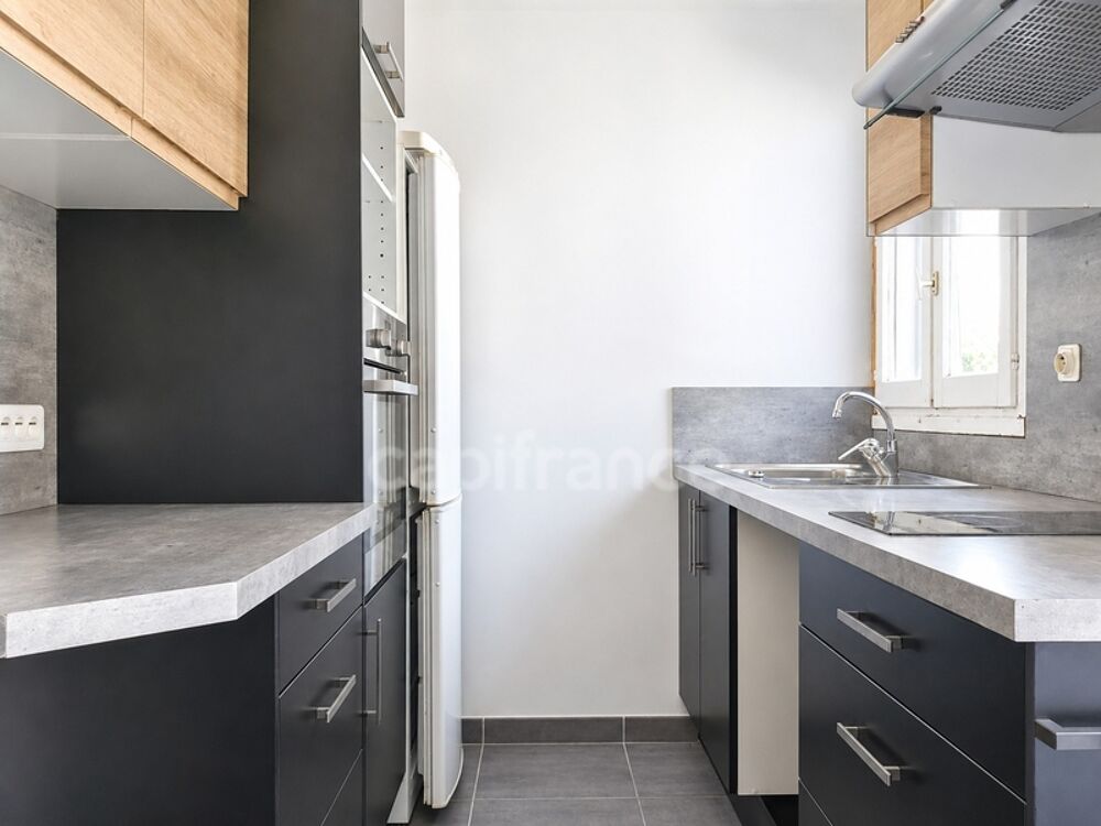 Vente Appartement Appartement à vendre 3/4 pièces et possibilité garage LA LONDE LES MAURES  CENTRE VILLE (83) La londe les maures