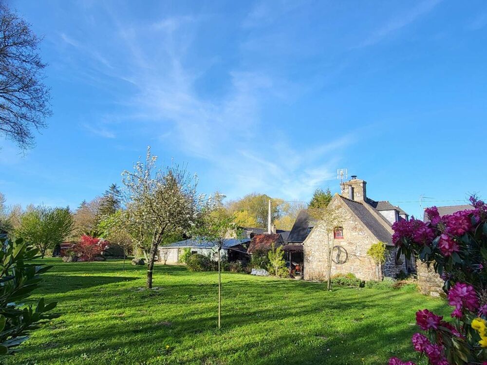 A PLOUBEZRE (22300), beaucoup de charme, ensemble immobilier très COSY en pierre