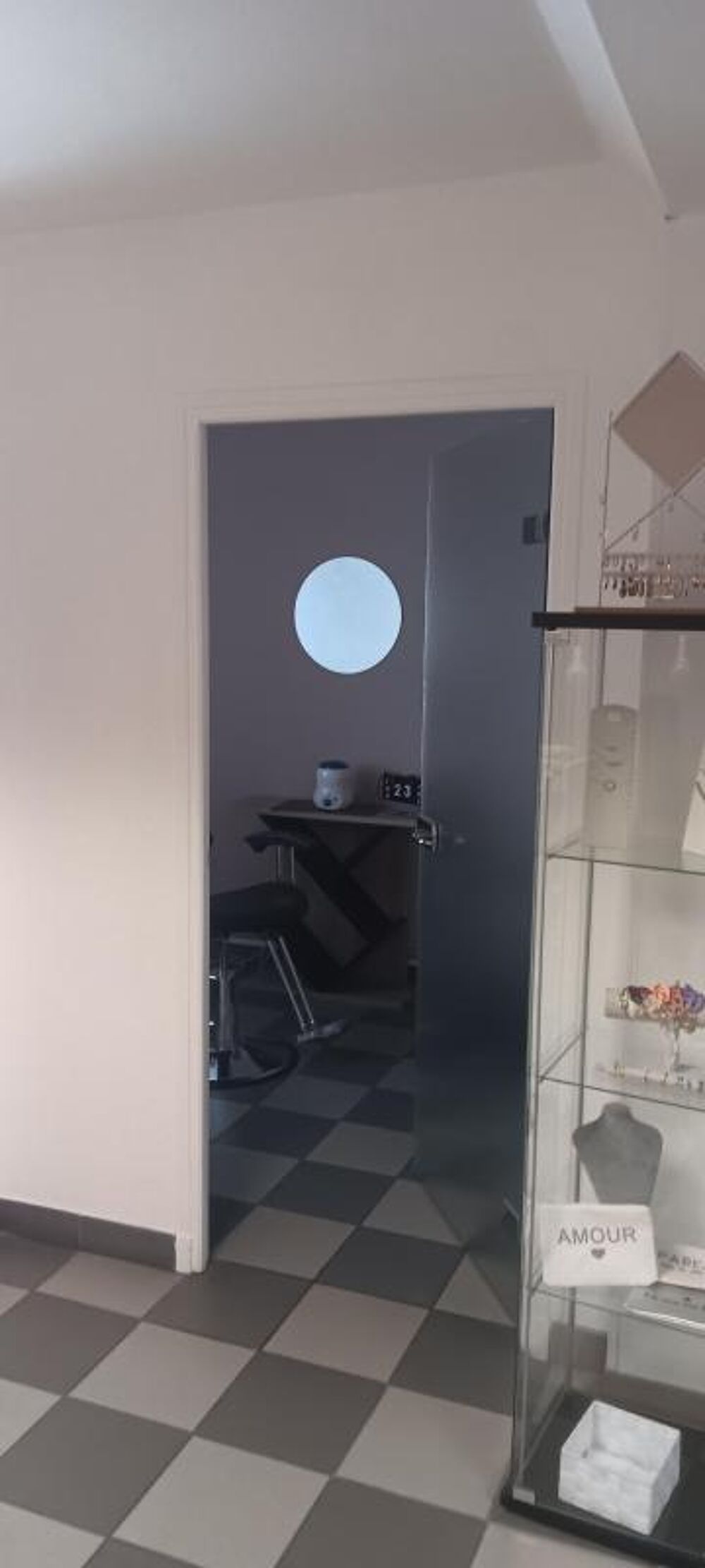   Local commercial sur axe très passant 