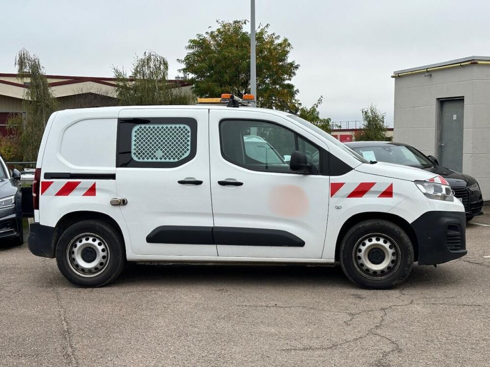 Berlingo III TAILLE M 1000KG PURETECH 130 S&S AT WORKER PRIX TTC 2020 occasion 78240 Chambourcy