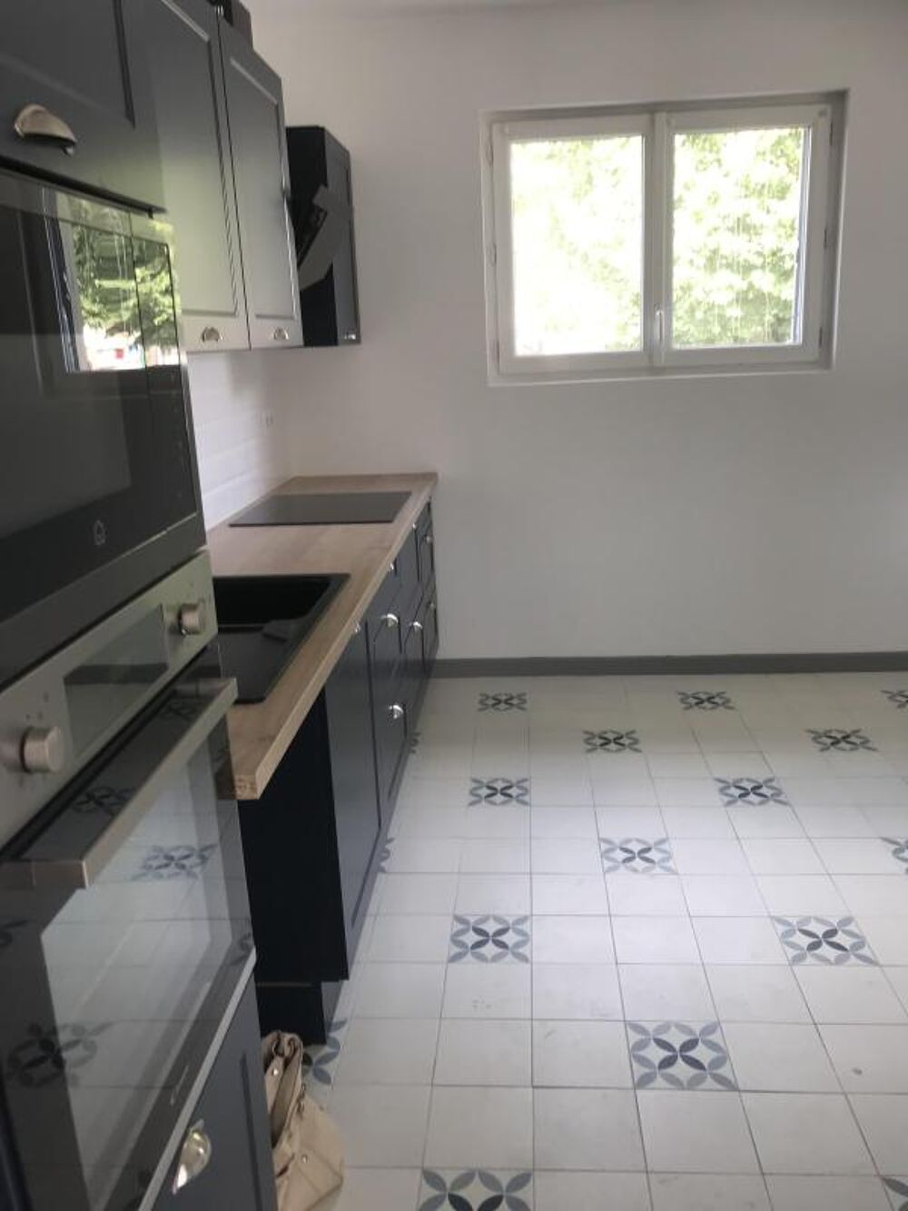 À LOUER MAISON T6 - LANUÉJOULS