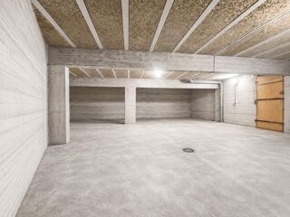  Parking / Garage à vendre 1 pièce 75 m²