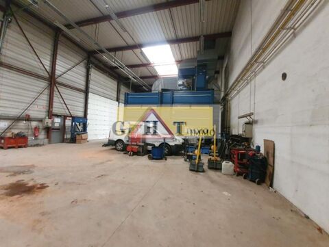 ENTREPOT + BUREAU 3700 M² A VENDRE EMERAINVILLE 3200000 77184 Emerainville