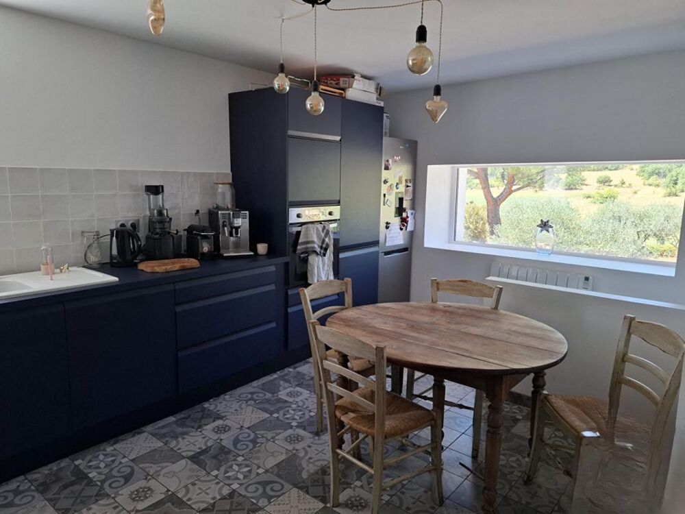 PAYS DE FORCALQUIER, BELLE PROPRIETE DE 140 M² AVEC GARAGE + GÎTE, CHAMBRE D'HÔTE ET PISCINE SUR PLUS D'UN HECTARE DE TERRAIN