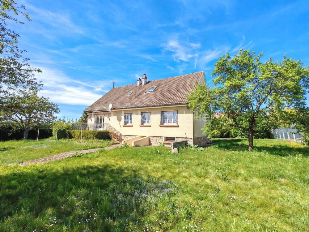 Vente Maison Charmante maison de 6 pièces avec balcon, jardin, sous-sol et 3 parkings à découvrir ! Saint simeon