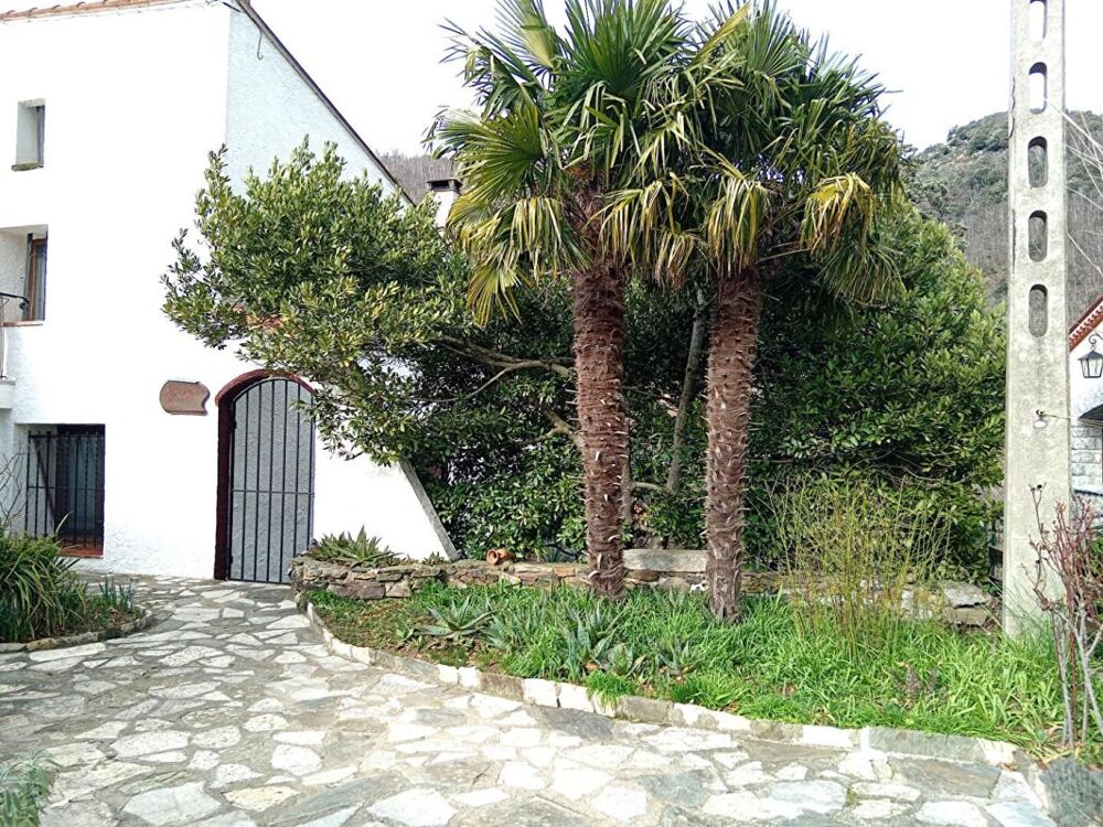 Maison dans le village de Las Illas 4 pièce(s) 110 m2 sur un terrain de 289m²
